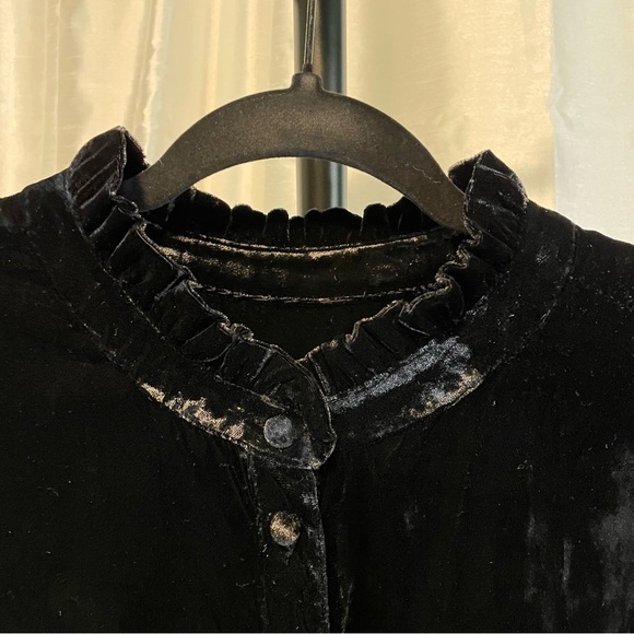 Talbots black velvet, long sleeve, ruffle collar top, size Large - Picture 5 of 11